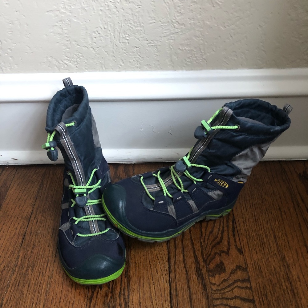 Keen snow/rain boots.